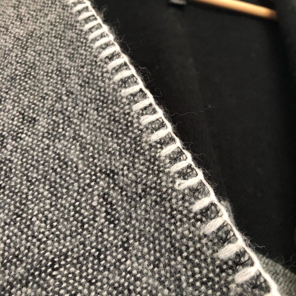 Grey and black cape sweater - Picture 3 of 5